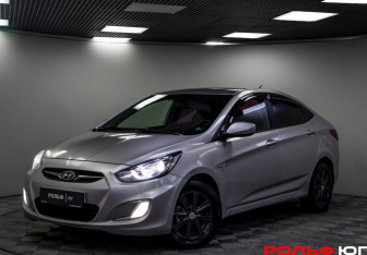 Подержанный автомобиль Hyundai Solaris Sedan 2011 года (21 фото)