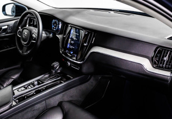 Подержанный автомобиль Volvo S60 2019 года (9 фото)