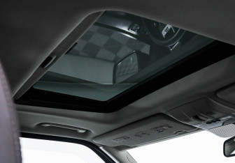Подержанный автомобиль Land Rover Range Rover Sport 2012 года (16 фото)