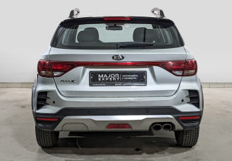 Подержанный автомобиль Kia Rio Hatchback 2021 года (6 фото)