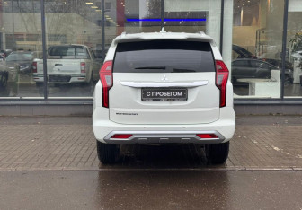 Новый Mitsubishi Montero Sport 2023 (7 фото)