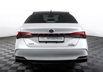 Подержанный автомобиль Toyota Avalon 2022 года (6 фото)