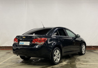 Подержанный автомобиль Chevrolet Cruze Sedan 2010 года (5 фото)