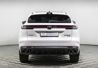 Подержанный автомобиль Changan UNI-K 2023 года (6 фото)