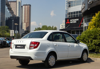 Подержанный автомобиль LADA (ВАЗ) Granta Sedan 2024 года (4 фото)