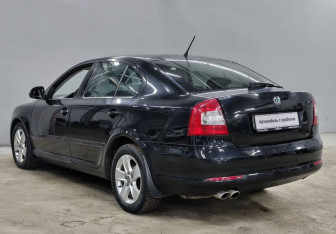 Подержанный автомобиль Skoda Octavia Liftback 2011 года (7 фото)
