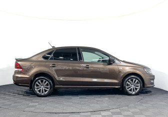 Подержанный автомобиль Volkswagen Polo Sedan 2020 года (4 фото)