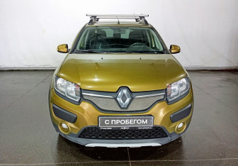 Подержанный автомобиль Renault Sandero 2017 года (2 фото)