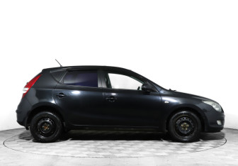 Подержанный автомобиль Hyundai i30 Hatchback 2009 года (4 фото)