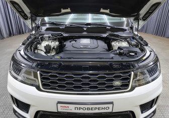 Подержанный автомобиль Land Rover Range Rover Sport 2018 года (9 фото)