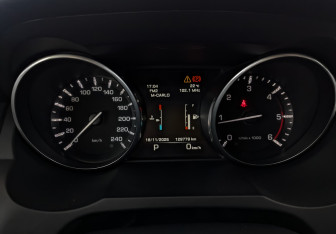 Подержанный автомобиль Land Rover Range Rover Evoque 2014 года (16 фото)