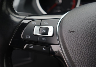 Подержанный автомобиль Volkswagen Tiguan 2019 года (15 фото)
