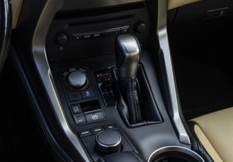 Подержанный автомобиль Lexus NX 2017 года (17 фото)