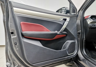 Подержанный автомобиль Geely Coolray 2024 года (19 фото)