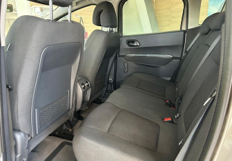 Подержанный автомобиль Peugeot 3008 2012 года (12 фото)