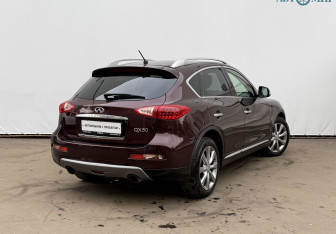 Подержанный автомобиль Infiniti QX50 2016 года (5 фото)