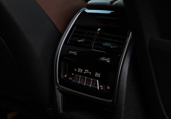 Подержанный автомобиль BMW X7 2019 года (10 фото)