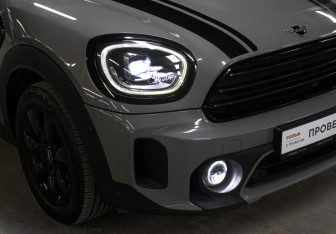 Подержанный автомобиль MINI Countryman 2020 года (22 фото)