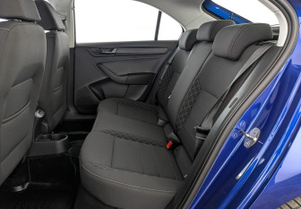 Подержанный автомобиль Skoda Rapid Liftback 2021 года (18 фото)