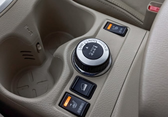 Подержанный автомобиль Nissan X-Trail 2018 года (28 фото)