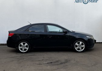 Подержанный автомобиль Kia Cerato Sedan 2012 года (4 фото)