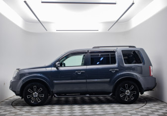 Подержанный автомобиль Honda Pilot 2011 года (8 фото)