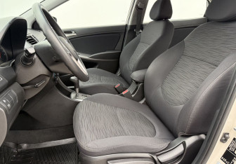 Подержанный автомобиль Hyundai Solaris Sedan 2015 года (10 фото)