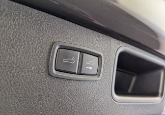 Подержанный автомобиль Porsche Macan 2014 года (9 фото)