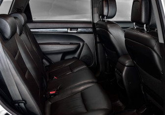 Подержанный автомобиль Kia Sorento 2018 года (13 фото)