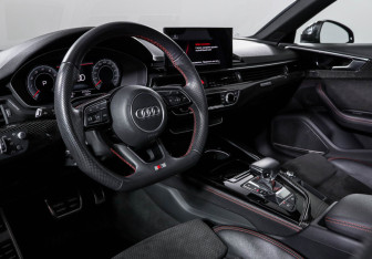 Подержанный автомобиль Audi A4 Sedan 2020 года (14 фото)