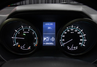 Подержанный автомобиль Toyota Land Cruiser Prado 2010 года (13 фото)