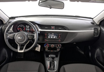 Подержанный автомобиль Kia Rio Sedan 2021 года (14 фото)