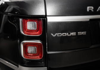 Подержанный автомобиль Land Rover Range Rover 2021 года (26 фото)