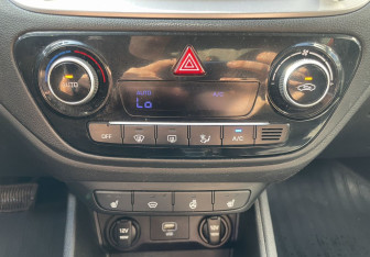 Подержанный автомобиль Hyundai Solaris Sedan 2019 года (16 фото)