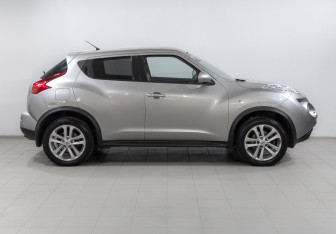 Подержанный автомобиль Nissan Juke 2012 года (4 фото)