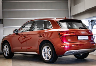 Подержанный автомобиль Audi Q5 2017 года (6 фото)