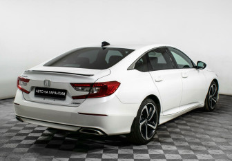 Подержанный автомобиль Honda Accord Sedan 2022 года (3 фото)