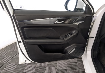 Подержанный автомобиль Haval Jolion 2023 года (19 фото)