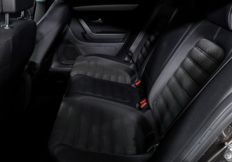 Подержанный автомобиль Volkswagen Passat CC 2013 года (10 фото)