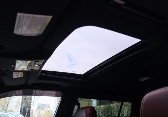 Подержанный автомобиль Lexus LX 2017 года (20 фото)