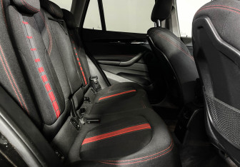 Подержанный автомобиль BMW X1 2018 года (14 фото)