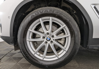 Подержанный автомобиль BMW X4 2023 года (12 фото)