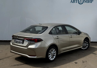Подержанный автомобиль Toyota Corolla Sedan 2020 года (8 фото)