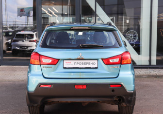 Подержанный автомобиль Mitsubishi ASX 2011 года (5 фото)
