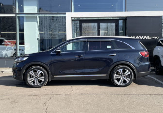 Подержанный автомобиль Kia Sorento 2018 года (8 фото)