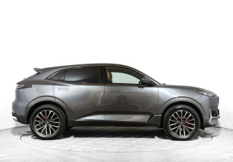 Подержанный автомобиль Changan UNI-K 2023 года (4 фото)