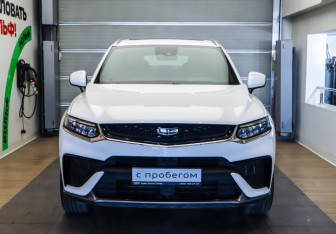 Подержанный автомобиль Geely Tugella 2022 года (2 фото)