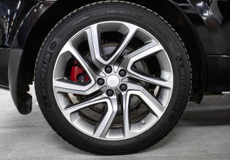 Подержанный автомобиль Land Rover Range Rover Sport 2019 года (32 фото)