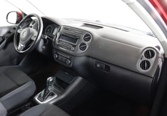 Подержанный автомобиль Volkswagen Tiguan 2012 года (10 фото)