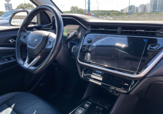 Подержанный автомобиль Chevrolet Bolt 2021 года (10 фото)
